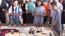 GENÇ MUCİTLER - Erzurum'da Robotlar Kodlanarak Yarıştı