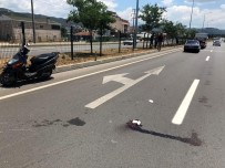 Motosiklet İle Otomobil Çarpıştı Açıklaması 1 Ölü