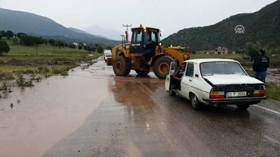 Şiddetli Yağış Tunceli'de Ulaşımı Aksattı