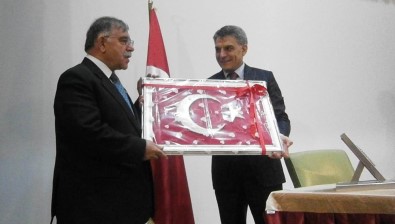 Tatvan'da 'İdeal Gençlik Ve Dava Taşı' Konulu Konferans Düzenlendi