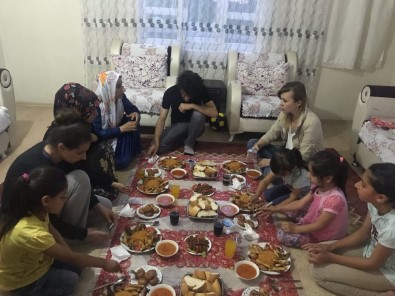 Tuşba Kaymakam Uçar, Erkuş Ailesinin Evinde İftar Yaptı