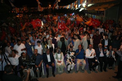 Adalet Bakanı Gül Açıklaması 'Apoletini Sökmek İstediğin Mehmetçiğimiz Gidiyor Kandil'e Sıkıysa Gel Apoletini Sök'