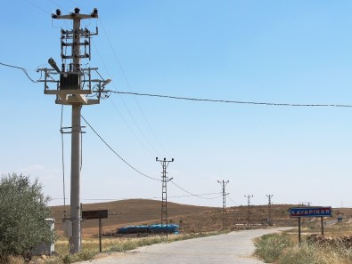 Dicle Elektrik, Kayapınar Beldesinin Şebekesini Yeniledi