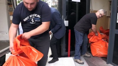 Hollanda'da Kullanılan Oyların Bulunduğu Kargo Araçları Yola Çıktı