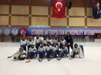 BUZ HOKEYİ TAKIMI - Kartepeli Minikler Turnuvada