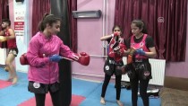 AVRUPA KUPASI - Kick Boks Ve Muay Thaide Şampiyon Kız Kardeşler