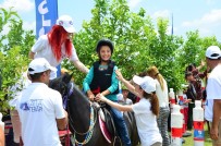 MURAT KAYHAN - Suriyeli Çocuklar, Atlarla Doyasıya Eğlendi