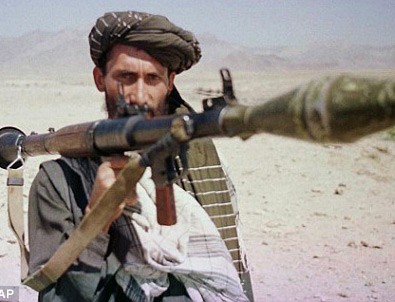 Taliban 3 günlük ateşkesin ardından saldırdı