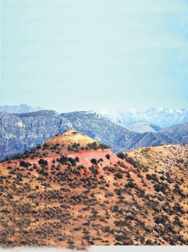 Hakurk'ta Türk bayrağı dalgalanıyor