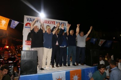 AK Parti Mahalle Toplantılarında Gövde Gösterisi Yaptı