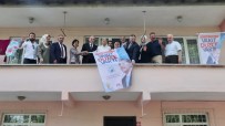 TEDAVİ SÜRECİ - Bakan Özlü, Ev Ziyareti Yaptı AK Parti Bayrağı Astı