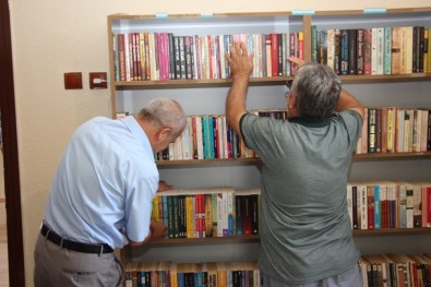 Beyşehir'de Bağış Kitaplarından Mini Kütüphane