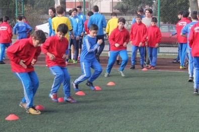 Büyükşehir Futbol Okulu'na Yoğun İlgi