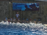 ÖZLEM ÇERÇIOĞLU - Büyükşehrin Yüzme Kursları Devam Ediyor