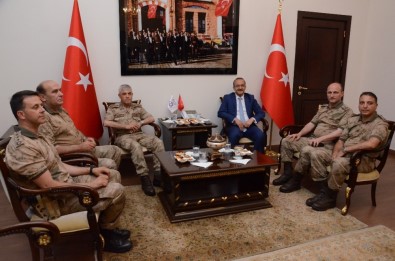 Jandarma Genel Komutanı Çetin, Vali Yavuz'u Ziyaret Etti
