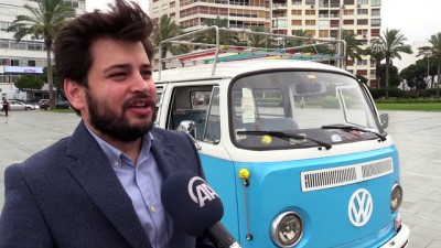 Yaşından Büyük 'Vosvos'la Seçim Kampanyası Yürütüyor