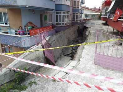 Ankara'da İstinat Duvarı Çöktü