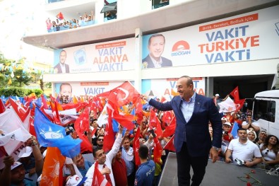 Bakan Çavuşoğlu, Alanya'da İstikrar Yürüyüşüne Katıldı
