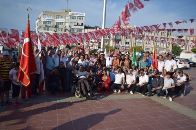 MHP, Aliağa'yı Bayraklarla Süsledi