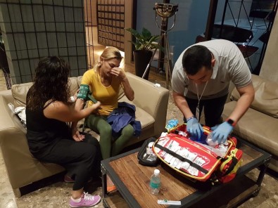 Tayland'da Sivri Sineğin Isırıp Hasta Ettiği Oyuncu Leyla Bilginel İstanbul'a Getirildi