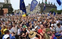 LONDRA - Brexit Karşıtı Binlerce Kişi Sokağa Döküldü