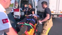 Devrilen Servis Aracının Sürücüsü Yaralandı
