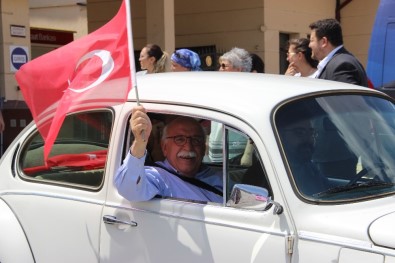 Eskişehir'de Kasik Araçlarla 'Demokrasi Konvoyu'