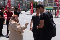 MÜZİK KLİBİ - Sokak Sokak Gezip Oğluna 'Takipçi' Topluyor