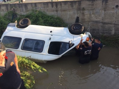 Sulama Kanalında Can Pazarı, Kanala Uçan Aracın Sürücüsünü Boğulmaktan İtfaiye Ekipleri Kurtardı