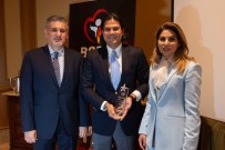 LOS ANGELES - ABD'de Yaşayan Suriyelilerden Dışişlerine Plaket