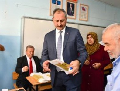 Adalet Bakanı Gül'ün oy kullandığı sandıktan Erdoğan çıktı
