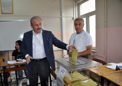 AK Partili Şentop Açıklaması 'Seçim Güzel Bir Havada Geçiyor'