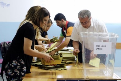 Antalya'da Oylar Sayılıyor