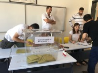Başbakan'ın Da Oyunu Kullanacağı İzmir'de Oy Verme İşlemi Başladı