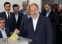 RECEP AKDAĞ - Başbakan Yardımcısı Akdağ Oyunu Erzurum'da Kullandı