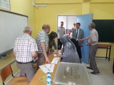 Başkan Alemdar 'Hayırlı Olsun' Diyerek Oyunu Kullandı