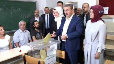 BBP Genel Başkanı Destici Oyunu Kullandı