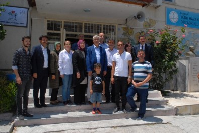 Burdur'da Başkan Ve Milletvekili Ailesiyle Birlikte Oy Kullandı