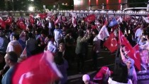 Bursa'da AK Partililerden Seçim Kutlaması