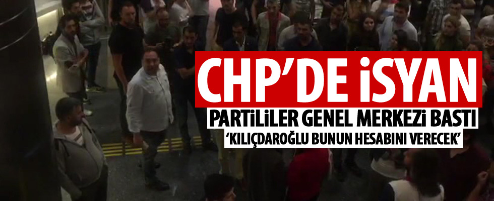 CHP Genel Merkezi'nde protesto sesleri
