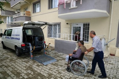 Engelli Taşıma Aracı İle Sandıklara Taşınan Vatandaşlar Oylarını Kullandı