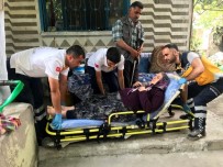 YILDIRIM BAYEZİD - İl Sağlık Müdürlüğü'ne Bağlı 112 Ve Evde Sağlık Hizmetleri Ekipleri Sandığa Gidemeyen Hastaları Sandığa Götürdü