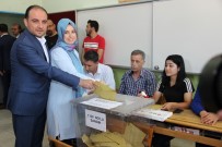 SEÇİM SÜRECİ - Manisa Milletvekili Murat Baybatur Oyunu Manisa'da Kullandı