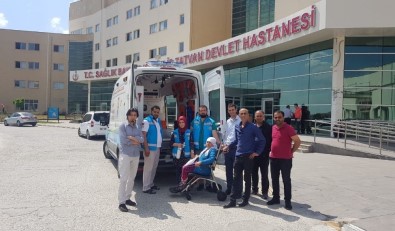 Tatvan'da Hastalar Hasta Nakil Araçlarıyla Oy Kullanımına Götürüldü
