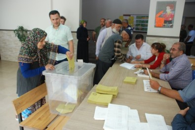 Tokat'ta Sabahın İlk Saatlerinde Seçim Yoğunluğu