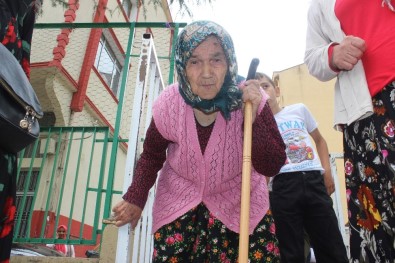 Türkiye'nin İlk Başkanını Seçmek İçin Tüm Zorluklara Katlandı