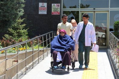 Van'da 130 Hasta Sandık Başına Taşındı