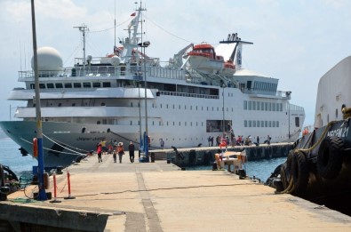 Lübnanlı Turistler Kruvaziyer Gemisi İle Alanya'ya Geldi