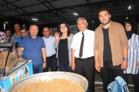Sarıgöl'de AK Parti'den Seçmene Dondurma Ve Helvalı Teşekkür