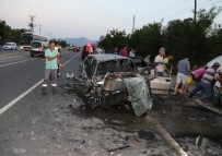 Ters Yönde Giden Ticari Araç Otomobille Çarpıştı Açıklaması 2'Si Ağır 5 Yaralı